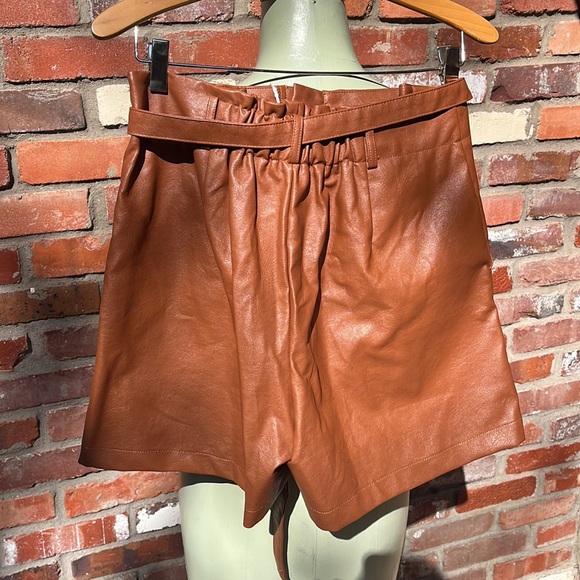Aaron and Amber faux leather shorts size Large - Picture 5 of 7